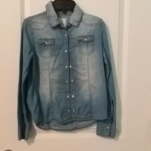 Girl  Blue Denim Shirts.🌺